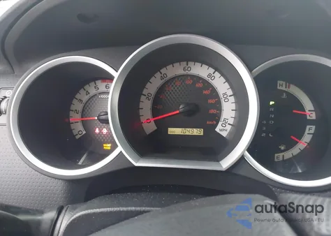 2014 Toyota Tacoma Base V6 z USA, uszkodzony, nr VIN 3TMLU4EN7EM136997